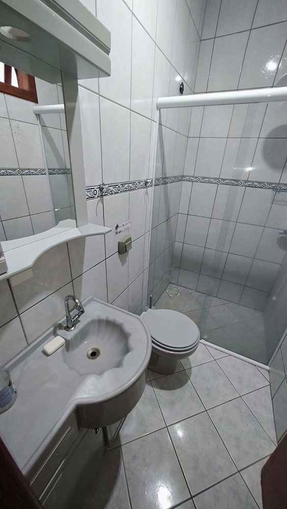 Banheiro (su&iacute;te piso superior)